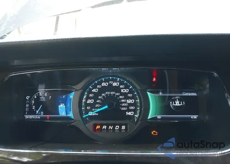 2013 Ford Taurus Limited z USA, uszkodzony, nr VIN 1FAHP2F81DG225389